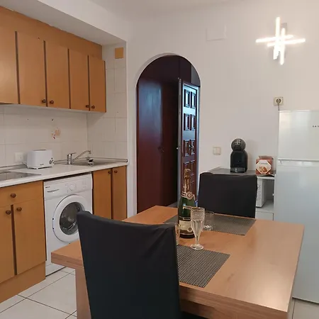 Estudio Con Vistas, Rosas
